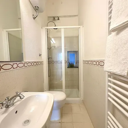 Marina Beachfront Apartment Vernazza