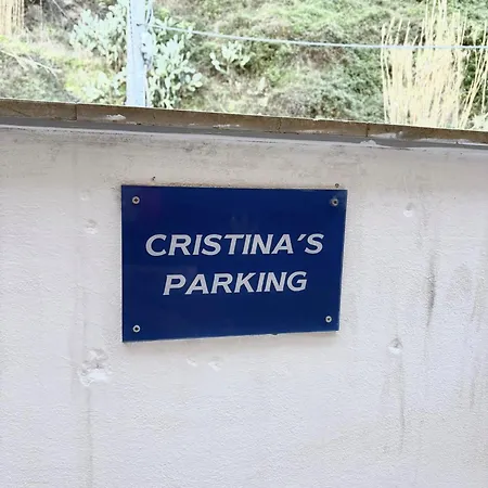 Marina Apartment, Unique, Authentic, Beachfront, 2 Aircondo Bdr , 2bht, Easy To Train Or From Private Parking * Vernazza