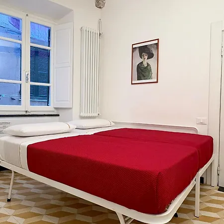 Marina Beachfront Apartment Vernazza